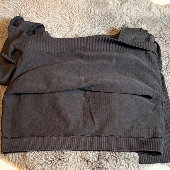 lululemon athletica Black Long Sleeve Crop Top - Picture 5 of 5